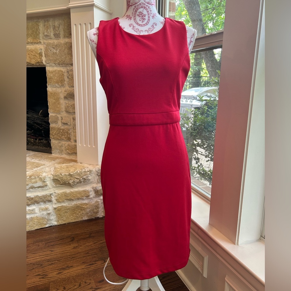 Forever 21 Red Sleeveless Knee Length Dress Size L